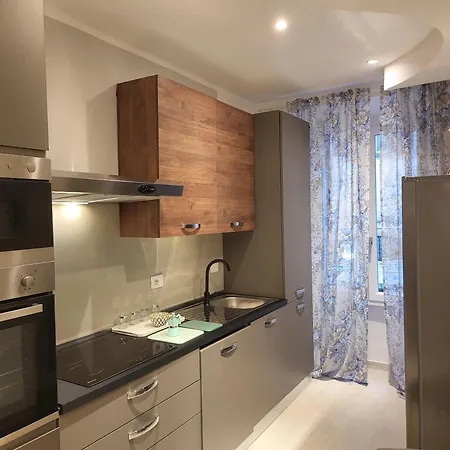 Vatican Tolemaide 2 2 Bagni 公寓